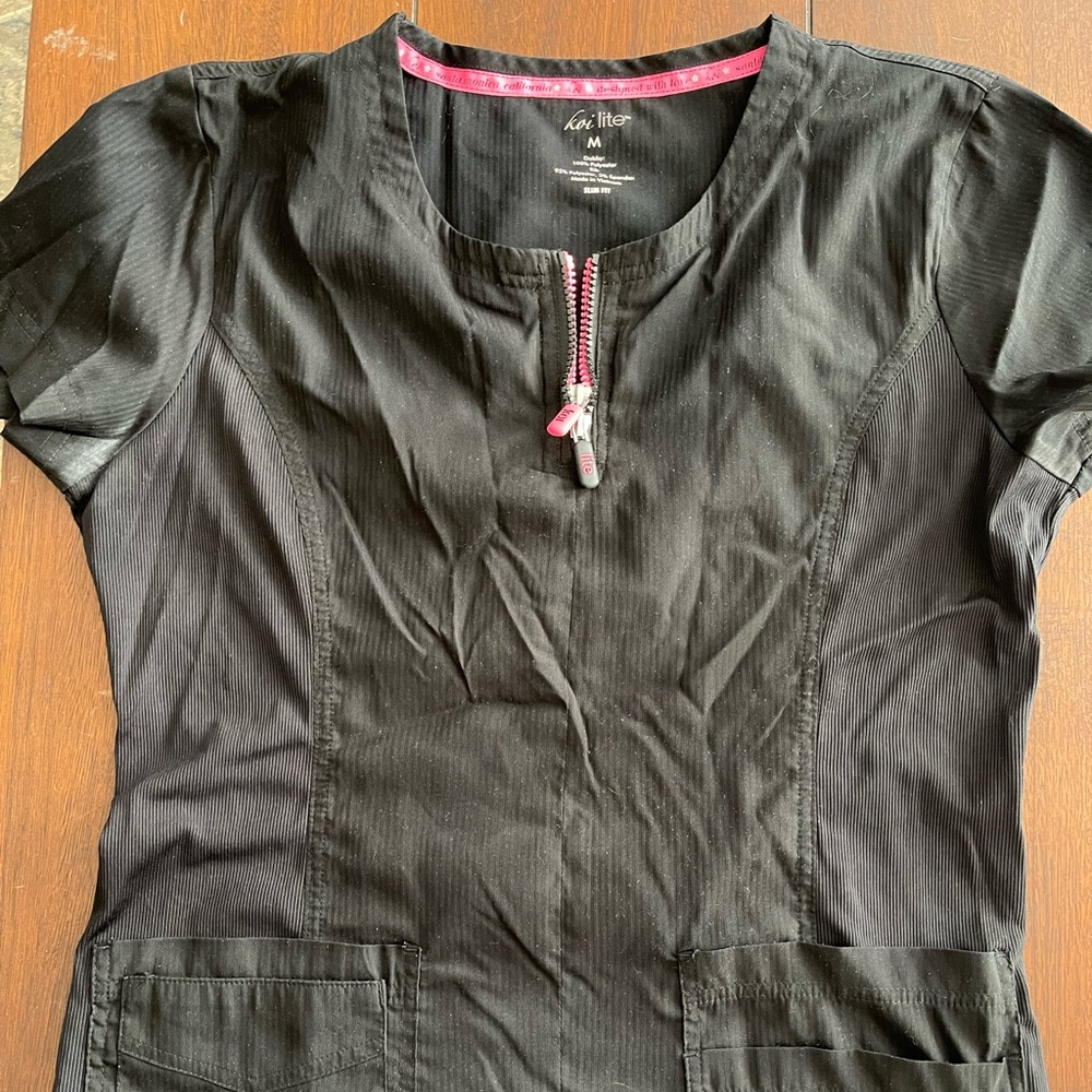 Koi Lite Scrub Top